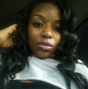 Meet your Posher, Denea